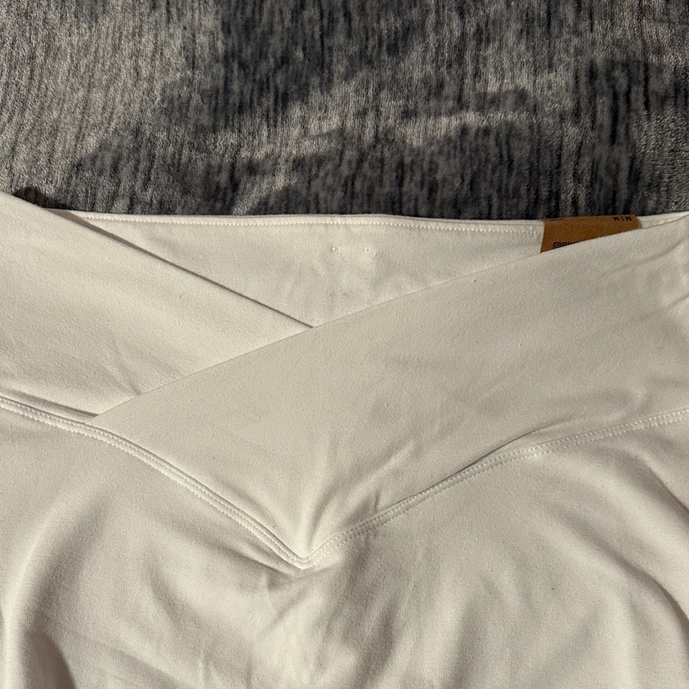 PINK Victoria's Secret White Skort with pockets. BNWT - Picture 2 of 11